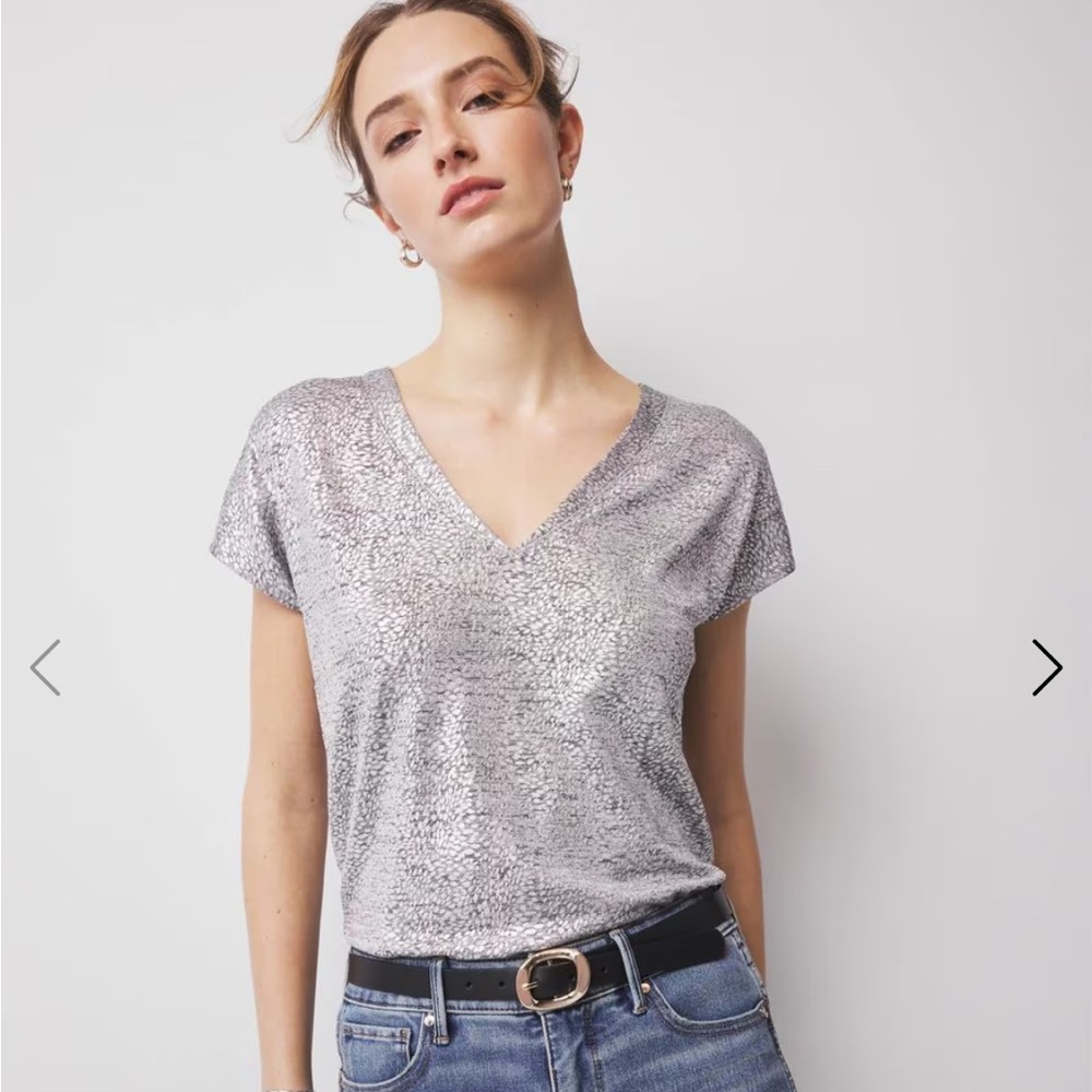 Grey V-neck top with silver reflects.